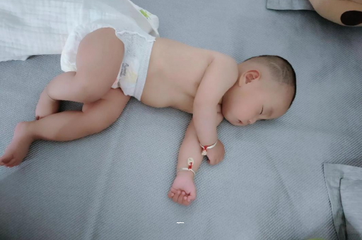章丘宝宝尿有泡沫怎么回事